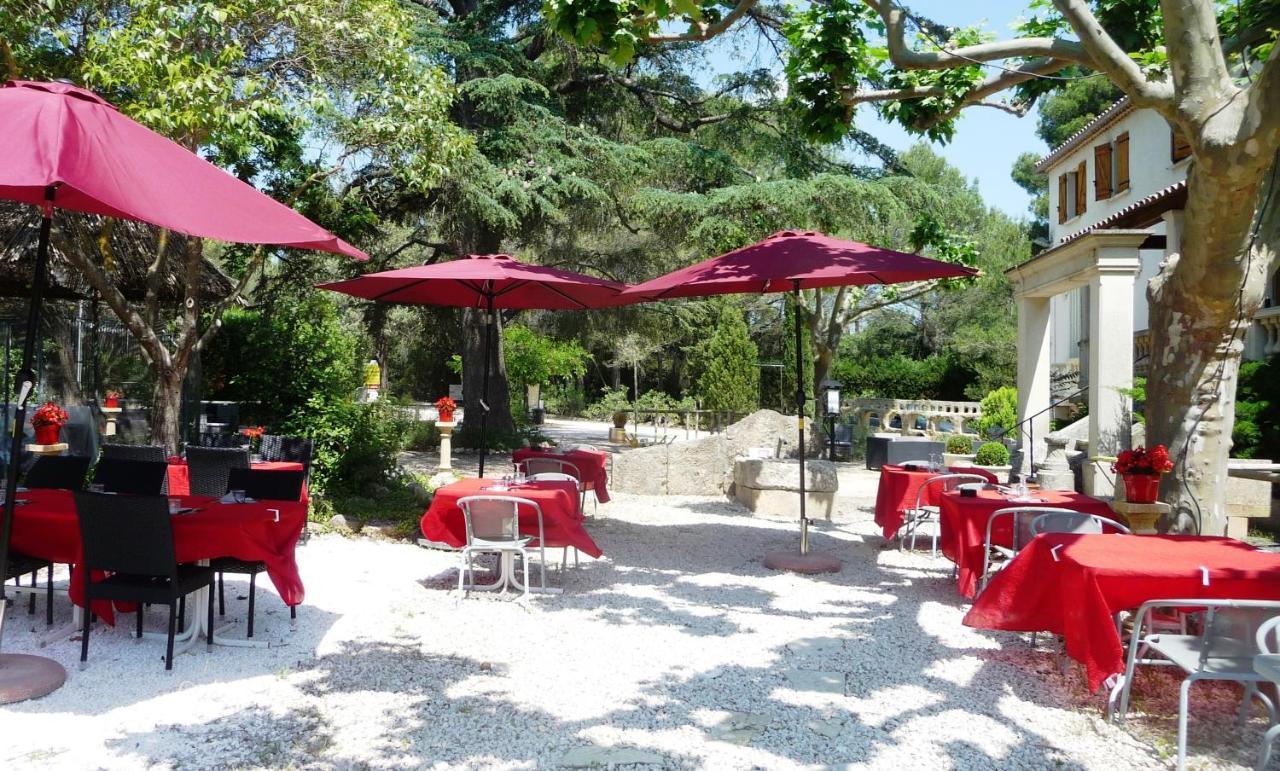 Hotel Restaurant Le Colombier Remoulins Exterior photo